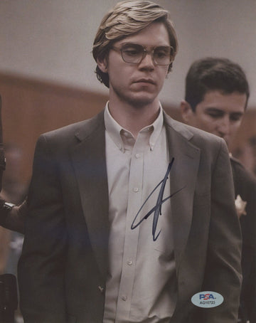 Evan Peters Dahmer – Monster Authentic Signed 8x10 Photo PSA/DNA #AQ16723